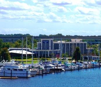 BridgePointe Hotel & Marina